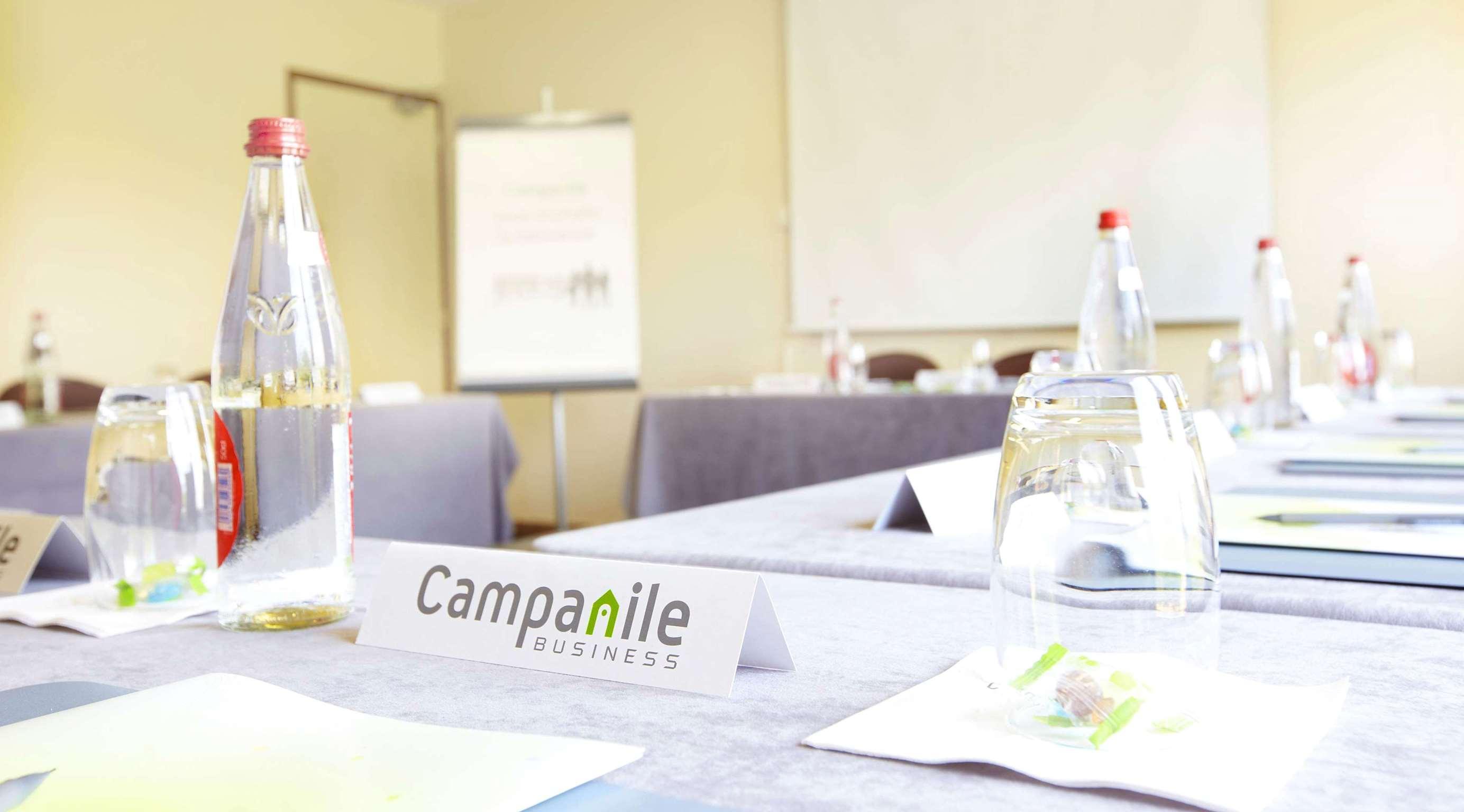 Campanile Marseille Vitrolles Griffon Hotel Exterior foto
